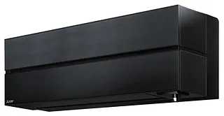 Sort varmepumpe fra Mitsubishi med moderne og stilren front i matt finish.